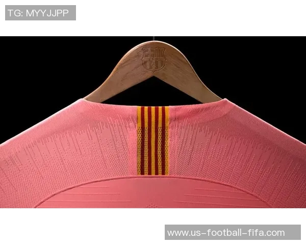 提升球技的秘密武器耐克足球训练衣助你在场上尽显风采